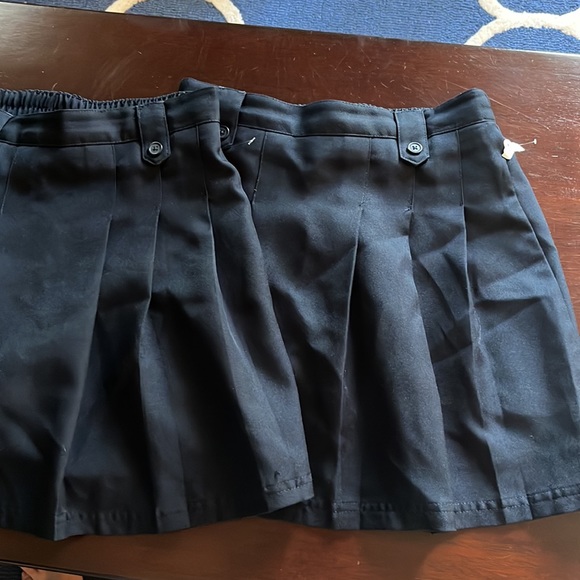2 Girls Izod Uniform Skirts - Picture 2 of 5